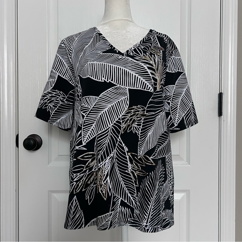 Chico's Chic Tropical Leaf Tunic with Silver Gold Beaded Details Artsy Large